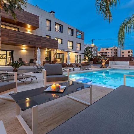 Lusso E Relax Con Piscina A 2 Minuti Dal Mare Apartman Miami Playa Kültér fotó