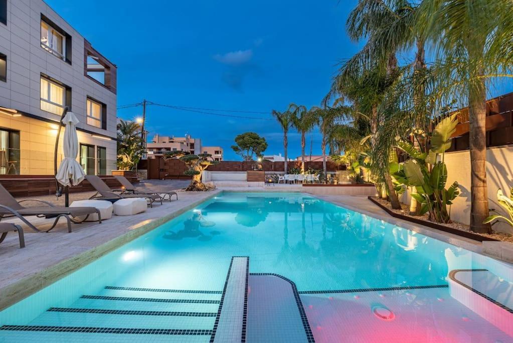 Lusso E Relax Con Piscina A 2 Minuti Dal Mare Apartman Miami Playa Kültér fotó