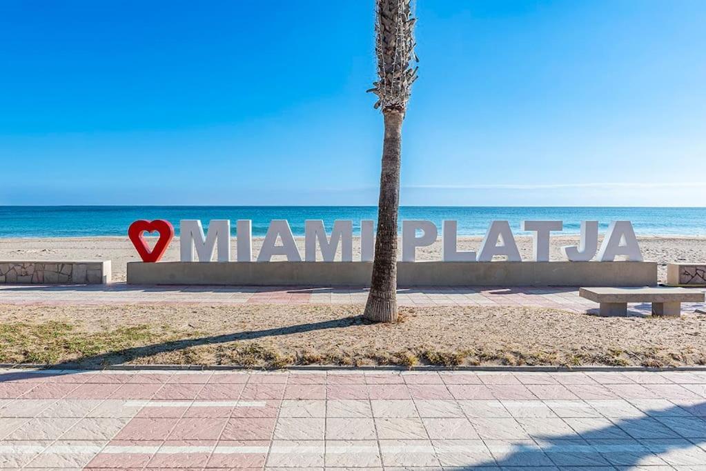 Lusso E Relax Con Piscina A 2 Minuti Dal Mare Apartman Miami Playa Kültér fotó